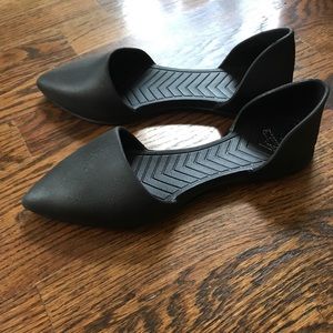 Native 100% rubber shoes, size 6